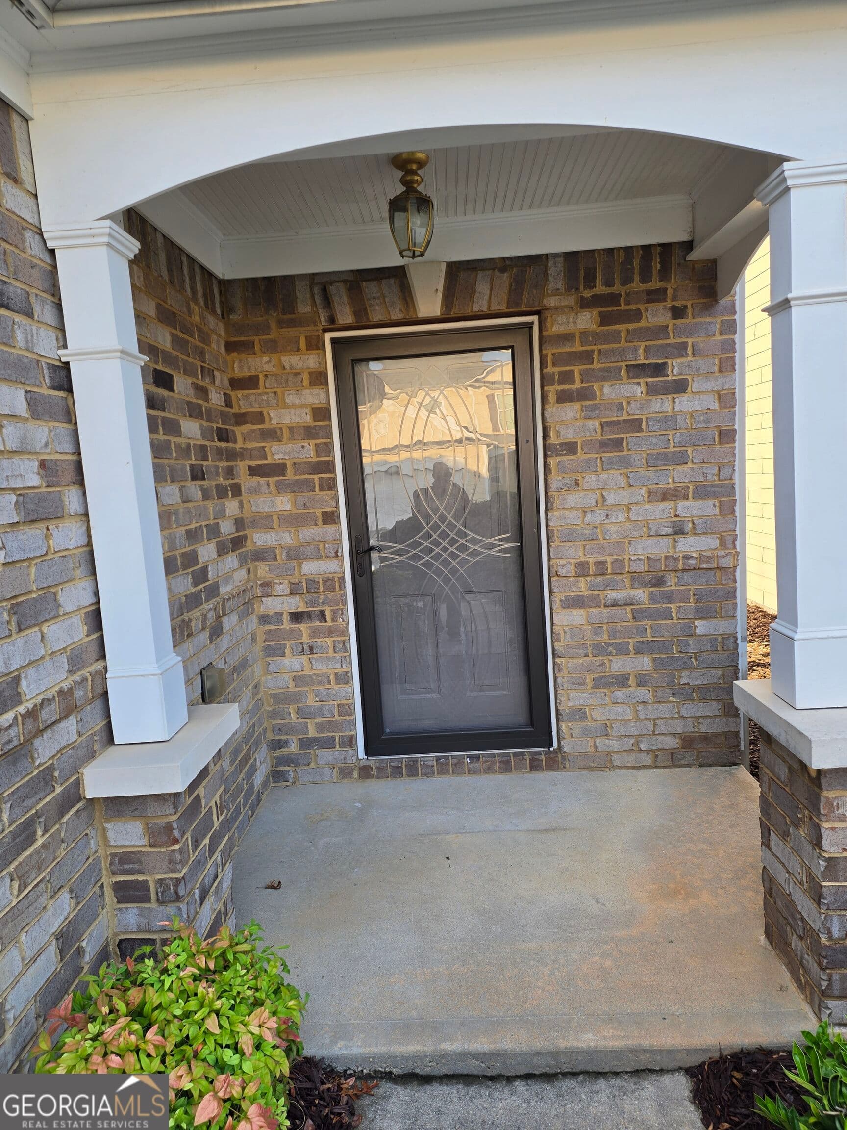 3 bedroom, 2.5 bathroom, 1,556 sq ft townhouse for sale at 2432 Black Forest Drive, Conyers, GA 30012 — photo 2