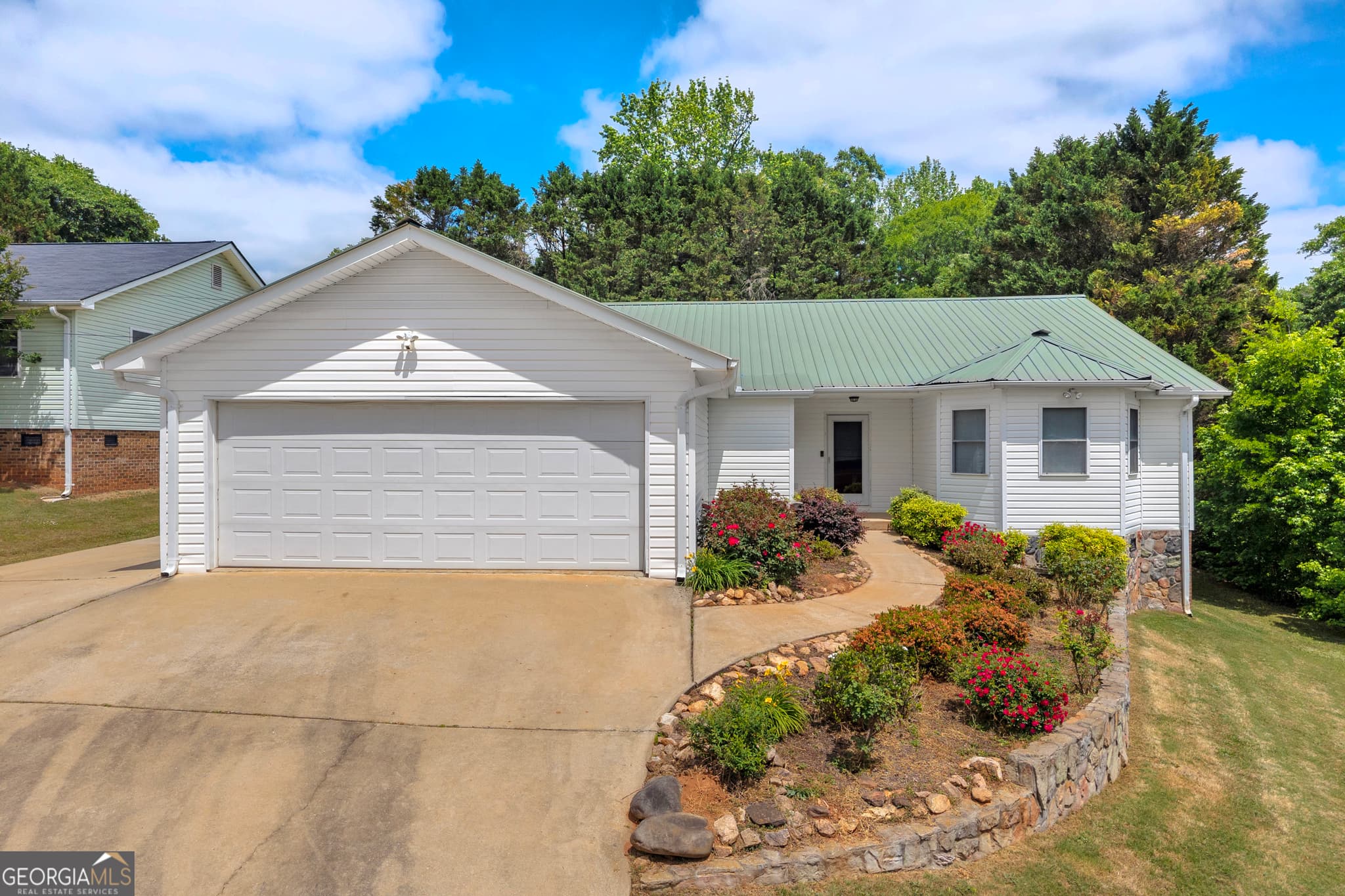 3 bedroom, 2 bathroom, 2,172 sq ft single family residence for sale at 99 Parker Street, Carnesville, GA 30521