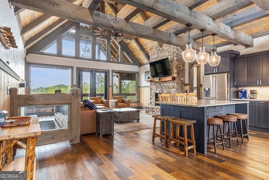 5 bedroom, 4.5 bathroom, 3,848 sq ft cabin,single family residence for sale at 142 Mountain Trace, Ellijay, GA 30540 — photo 2