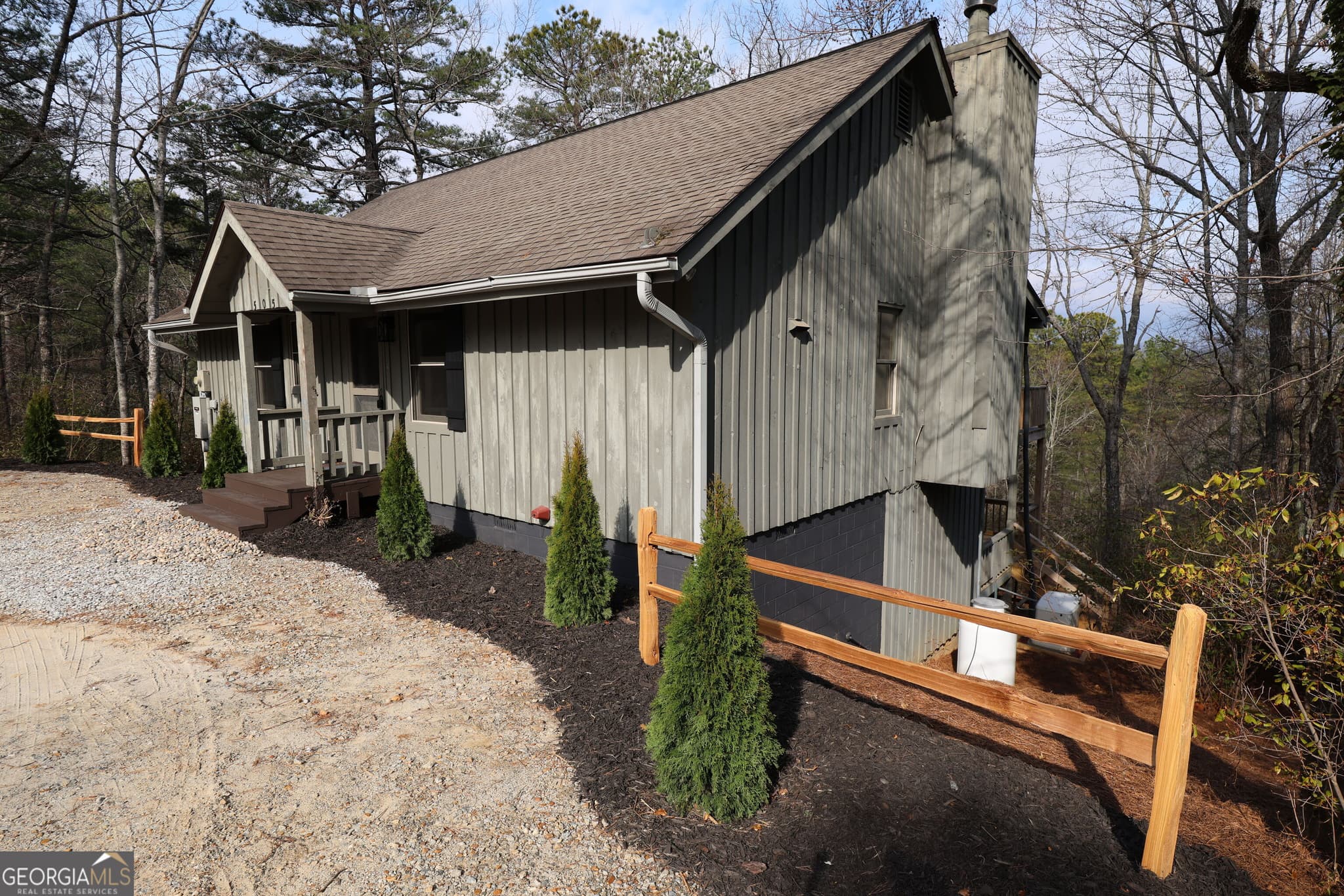 3 bedroom, 3 bathroom, 1,653 sq ft cabin,single family residence for sale at 505 Long Mountain Drive, Lakemont, GA 30552 — photo 5