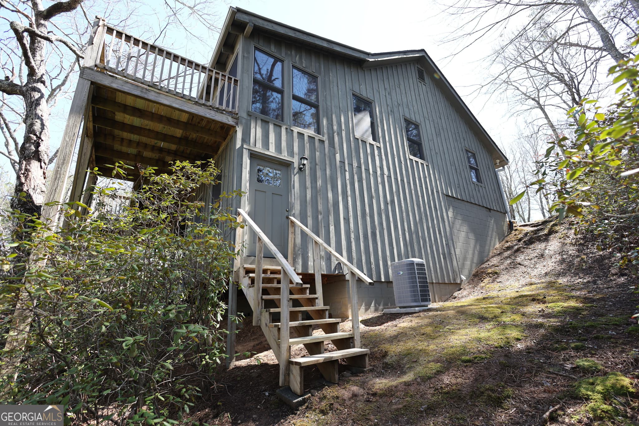 3 bedroom, 3 bathroom, 1,653 sq ft cabin,single family residence for sale at 505 Long Mountain Drive, Lakemont, GA 30552 — photo 9
