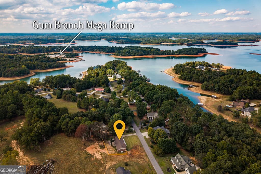 3 bedroom, 2 bathroom, 1,656 sq ft single family residence for sale at 133 Woodhurst Drive, Hartwell, GA 30643 — photo 2