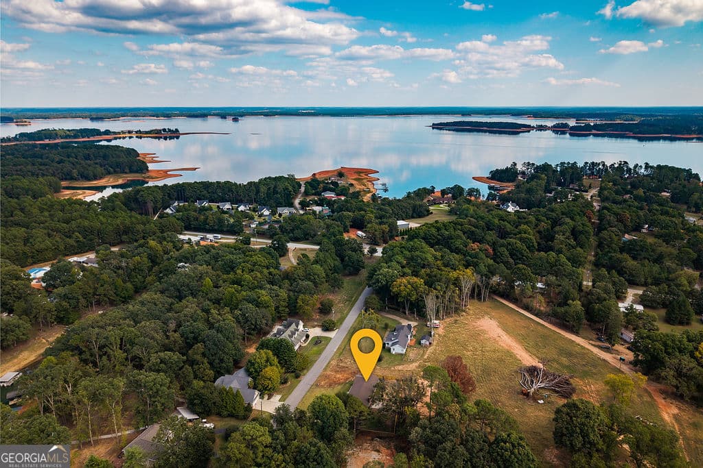 3 bedroom, 2 bathroom, 1,656 sq ft single family residence for sale at 133 Woodhurst Drive, Hartwell, GA 30643 — photo 3