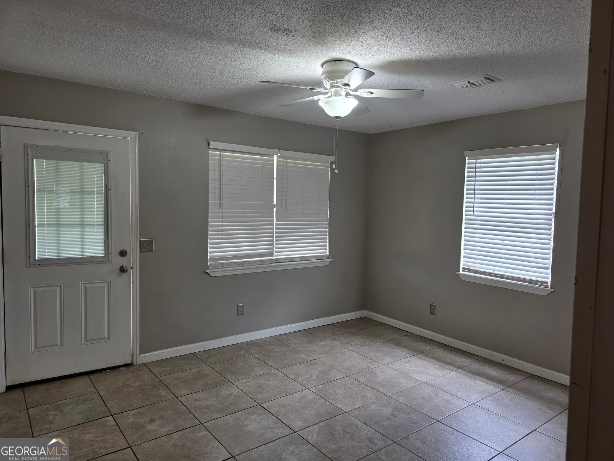 3 bedroom, 1 bathroom, 1,450 sq ft single family residence for sale at 1513 Wynn Avenue, Douglas, GA 31533 — photo 4