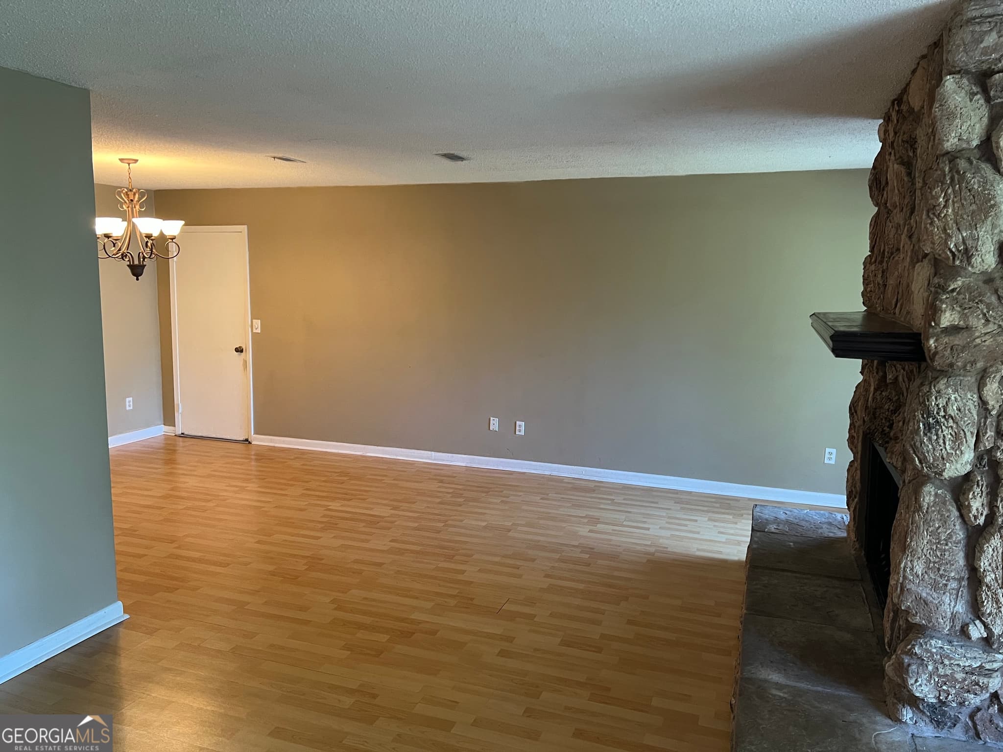 3 bedroom, 2 bathroom, 1,312 sq ft single family residence for rent at 203 Courtney Place, St. Marys, GA 31558 for $1,700 a month — photo 2