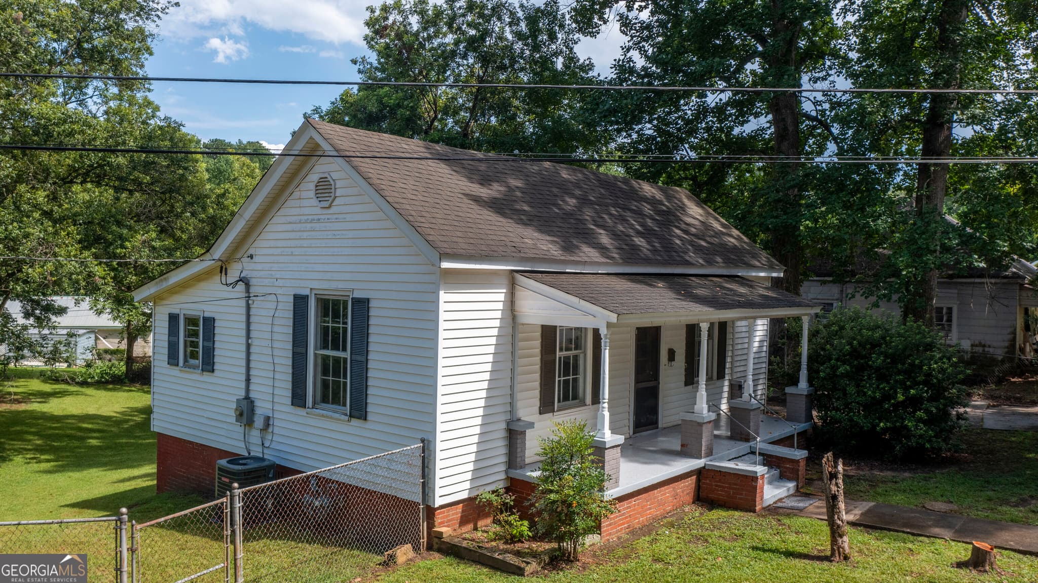 1 bedroom, 1 bathroom, 986 sq ft single family residence under contract at 11 North Street, Manchester, GA 31816 — photo 2