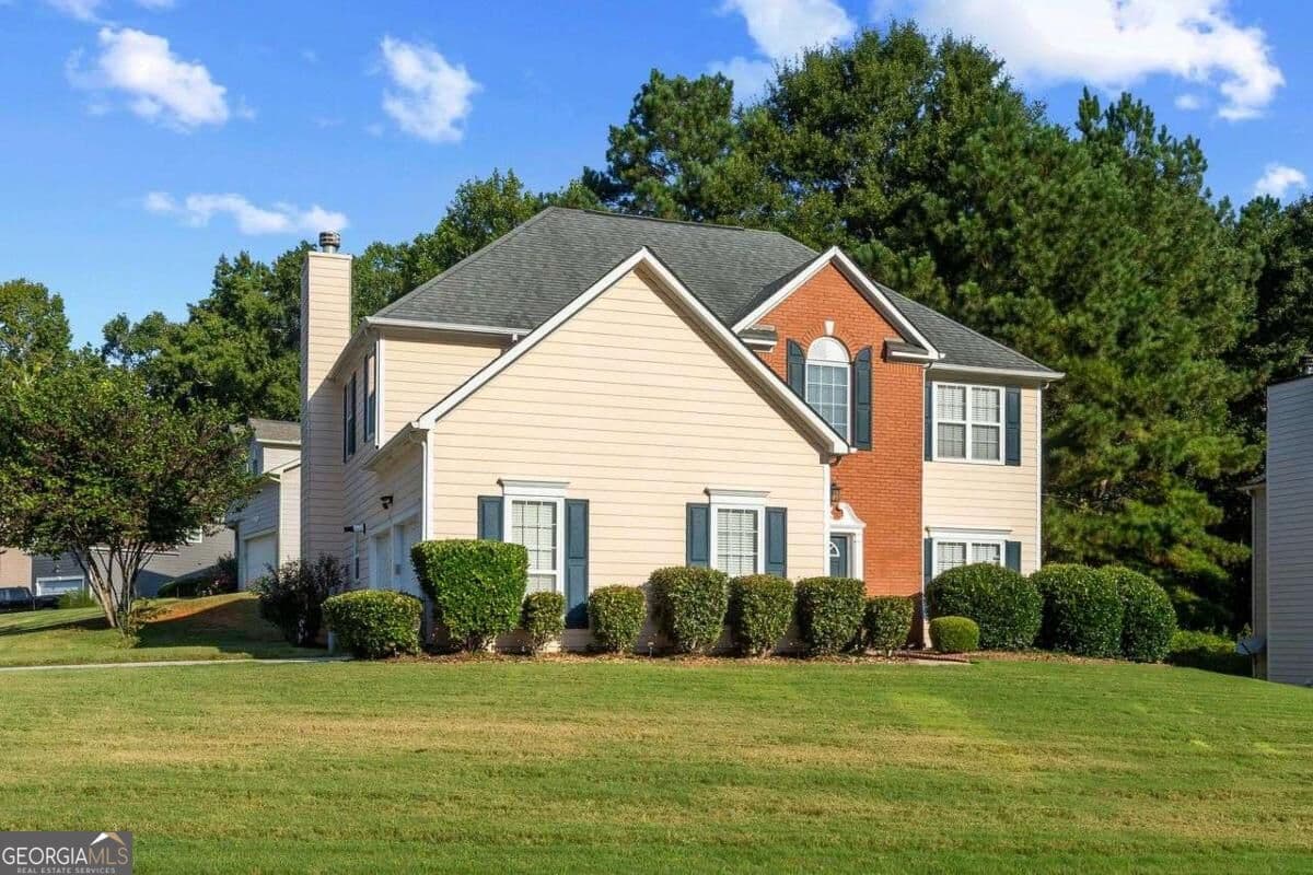 4 bedroom, 2.5 bathroom, 2,202 sq ft single family residence for sale at 473 Concord Circle, Mcdonough, GA 30253 — photo 2