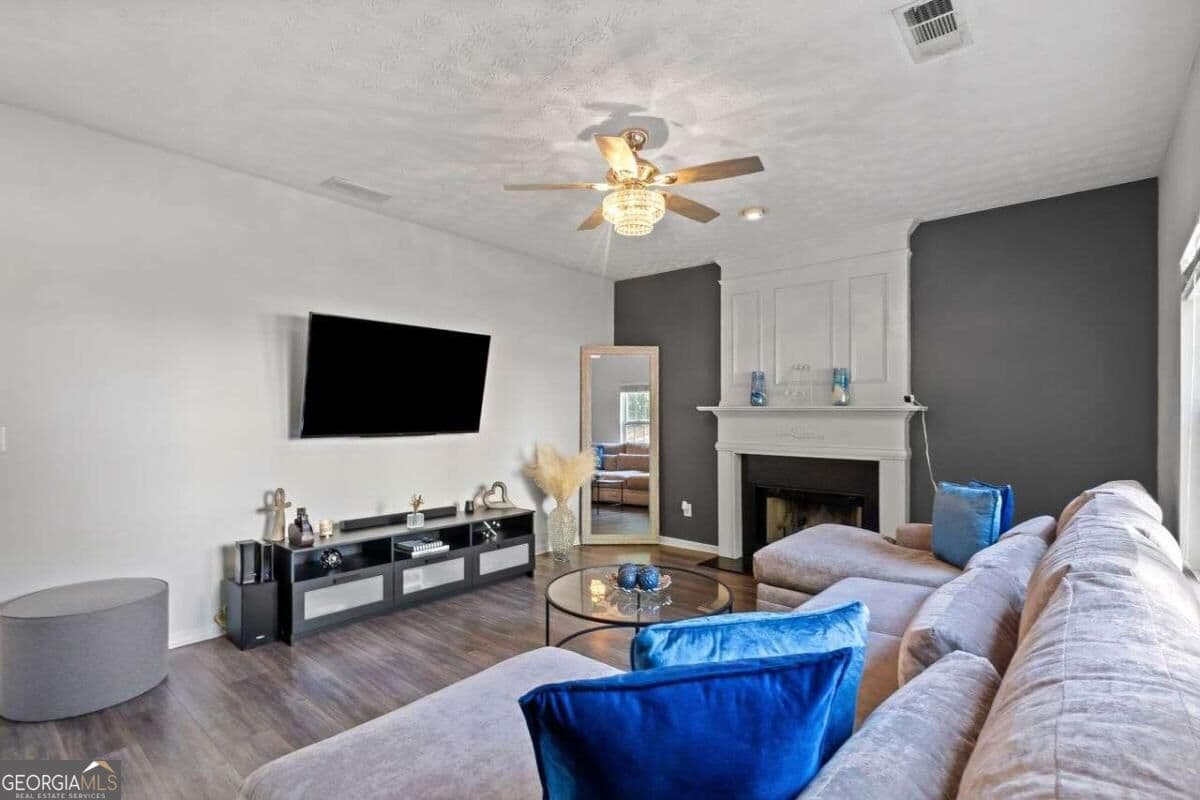 4 bedroom, 2.5 bathroom, 2,202 sq ft single family residence for sale at 473 Concord Circle, Mcdonough, GA 30253 — photo 6
