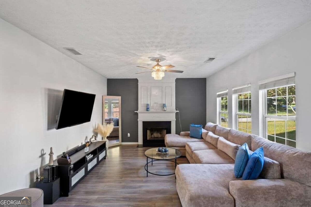 4 bedroom, 2.5 bathroom, 2,202 sq ft single family residence for sale at 473 Concord Circle, Mcdonough, GA 30253 — photo 5