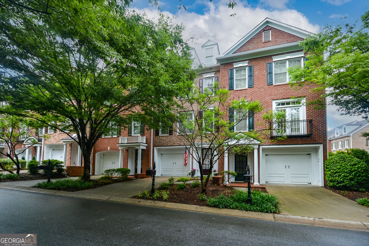 3 bedroom, 3.5 bathroom, 1,800 sq ft townhouse sold at 5702 Waters Edge Trail, Roswell, GA 30075