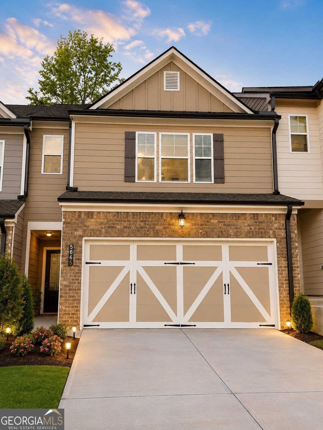 3 bedroom, 2.5 bathroom townhouse for sale at 5665 Overview Drive, Flowery Branch, GA 30542 — photo 2