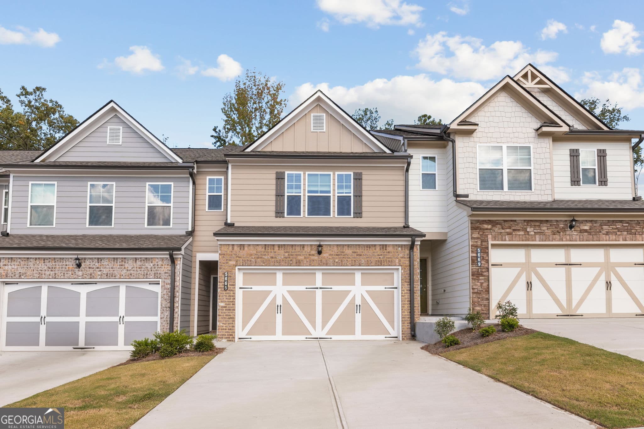 3 bedroom, 2.5 bathroom townhouse for sale at 5665 Overview Drive, Flowery Branch, GA 30542