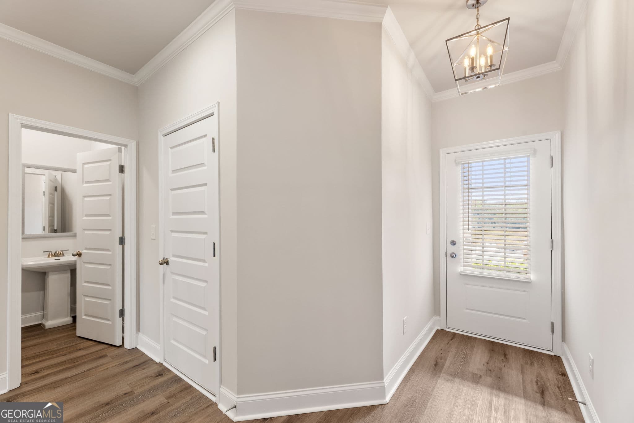 3 bedroom, 2.5 bathroom townhouse for sale at 5665 Overview Drive, Flowery Branch, GA 30542 — photo 5