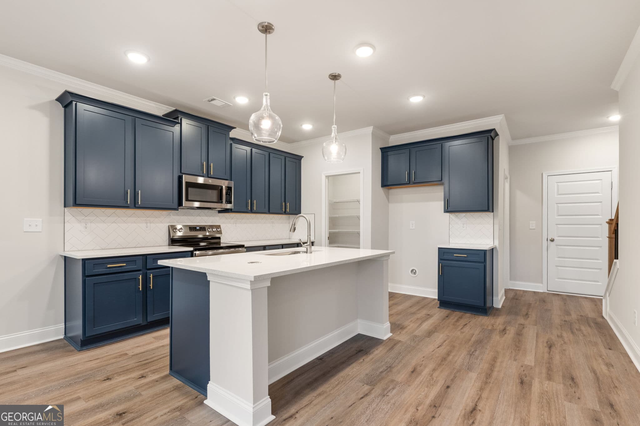 3 bedroom, 2.5 bathroom townhouse for sale at 5665 Overview Drive, Flowery Branch, GA 30542 — photo 8