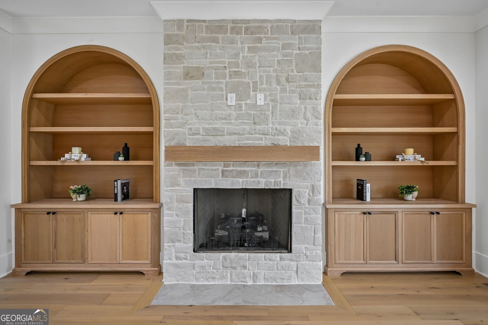 5 bedroom, 5.5 bathroom, 5,782 sq ft single family residence for sale at 3263 N Bogan Road, Buford, GA 30519 — photo 6