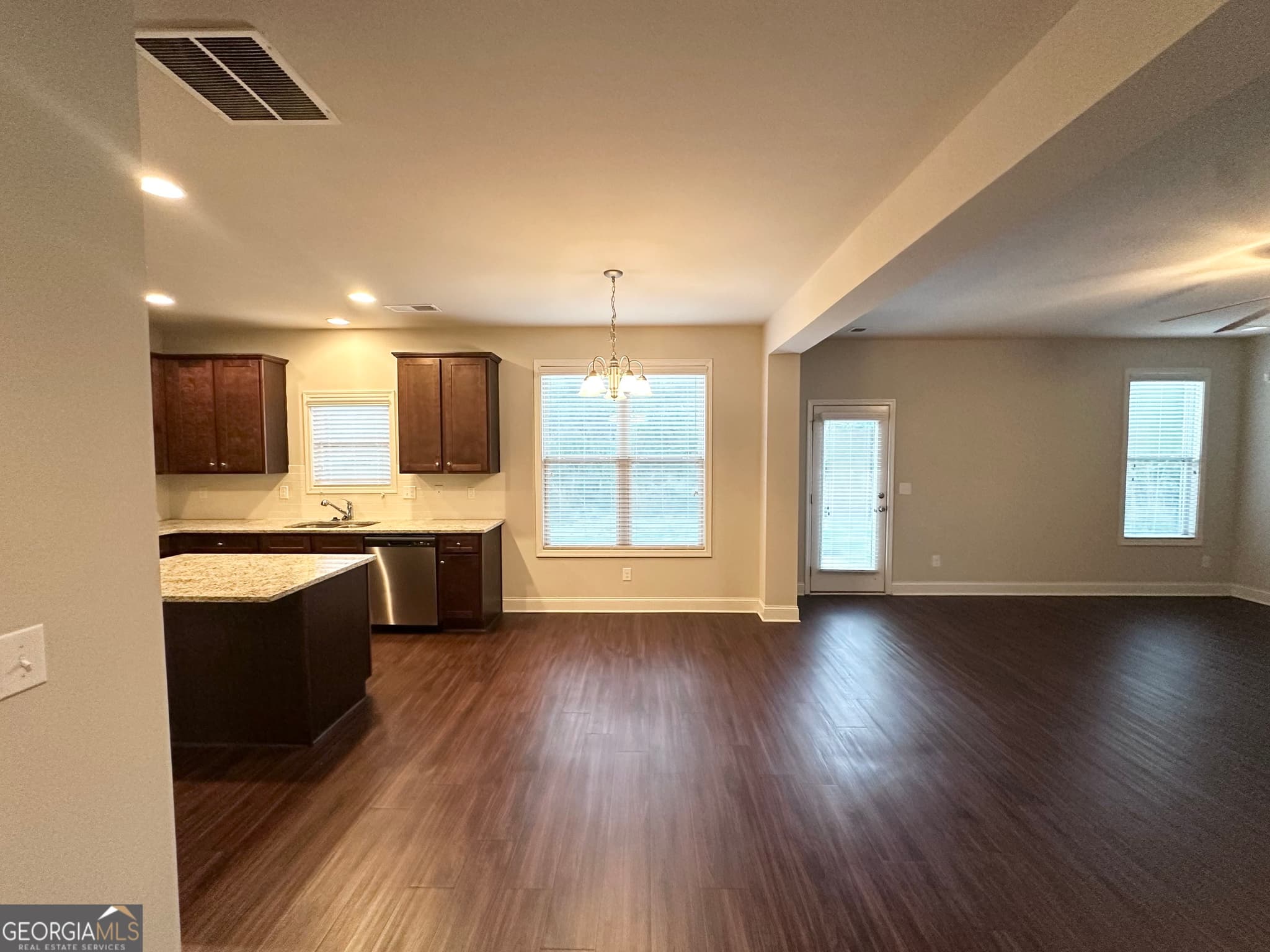 4 bedroom, 2.5 bathroom, 2,301 sq ft single family residence for sale at 138 Donegal Way, Dallas, GA 30132 — photo 3