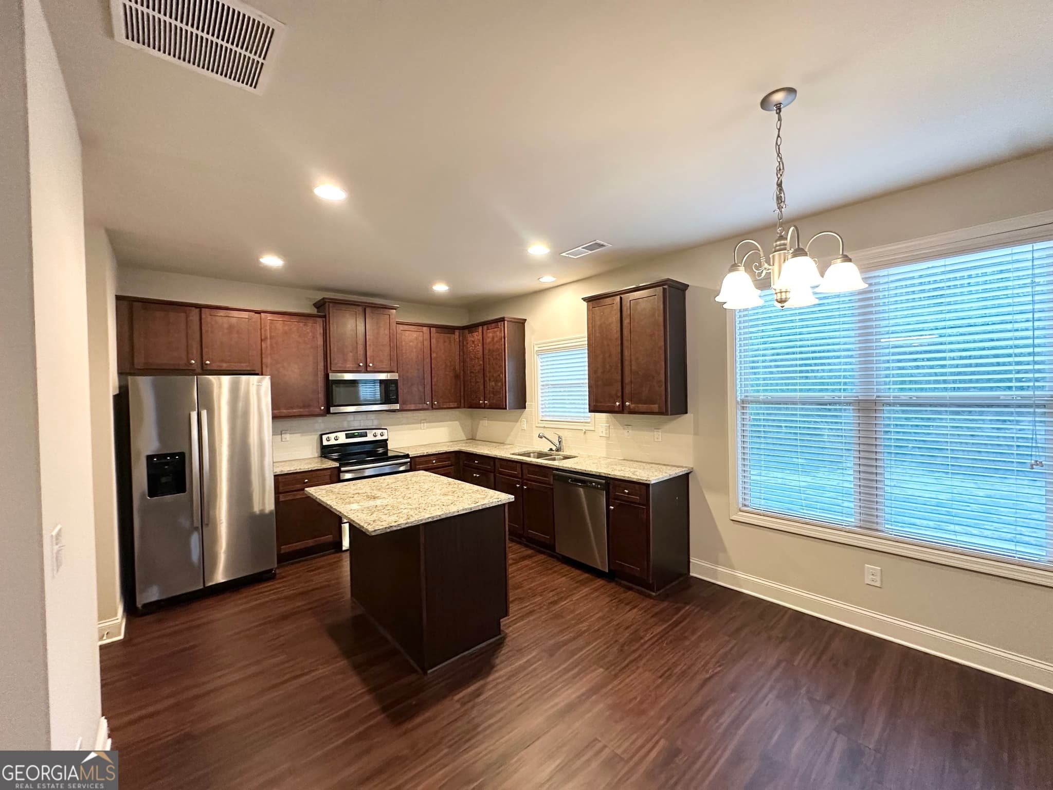 4 bedroom, 2.5 bathroom, 2,301 sq ft single family residence for sale at 138 Donegal Way, Dallas, GA 30132 — photo 5