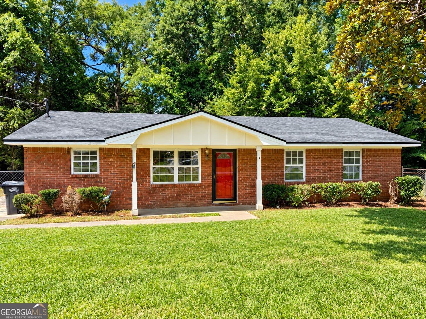3 bedroom, 1 bathroom, 1,222 sq ft single family residence for sale at 506 Windsor Drive, Manchester, GA 31816 — photo 2