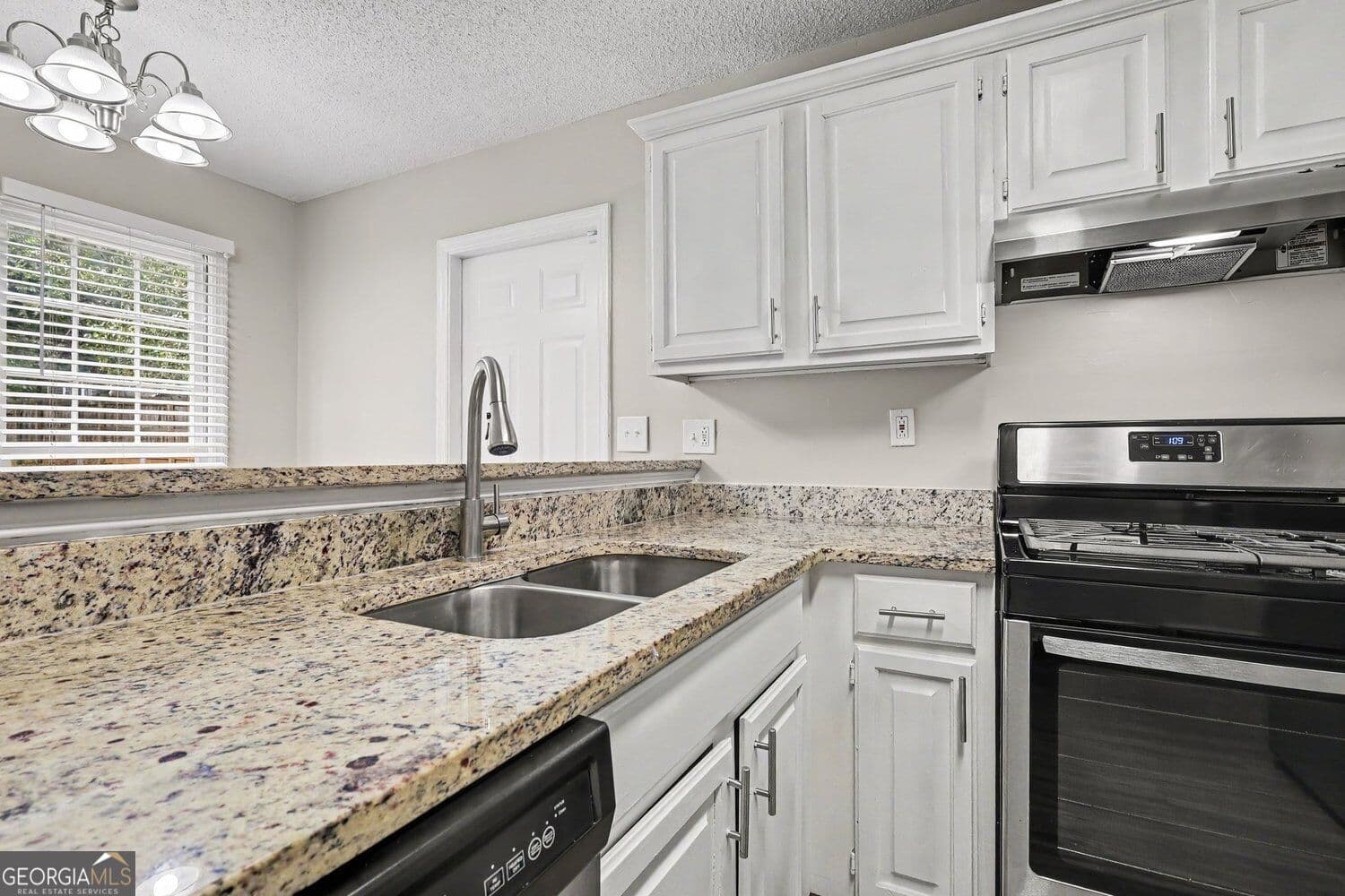 3 bedroom, 2.5 bathroom, 1,714 sq ft single family residence for sale at 3131 Ashbury Lane, Rex, GA 30273 — photo 9