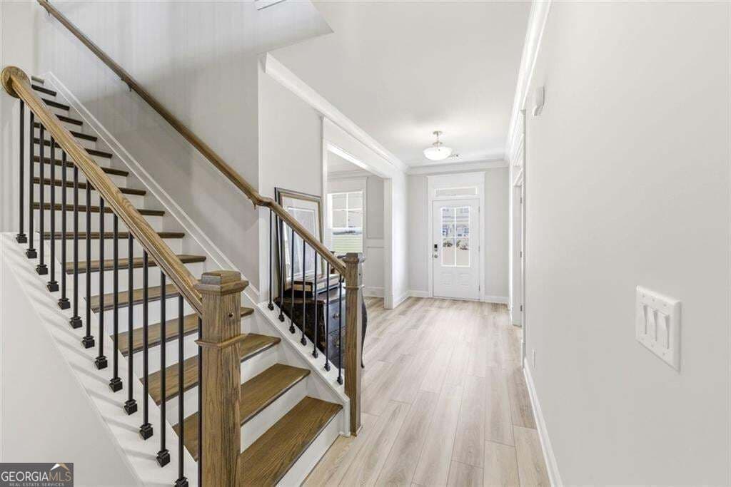 5 bedroom, 4 bathroom, 3,776 sq ft single family residence for sale at 6116 Black Pear Lane, Gainesville, GA 30506 — photo 7