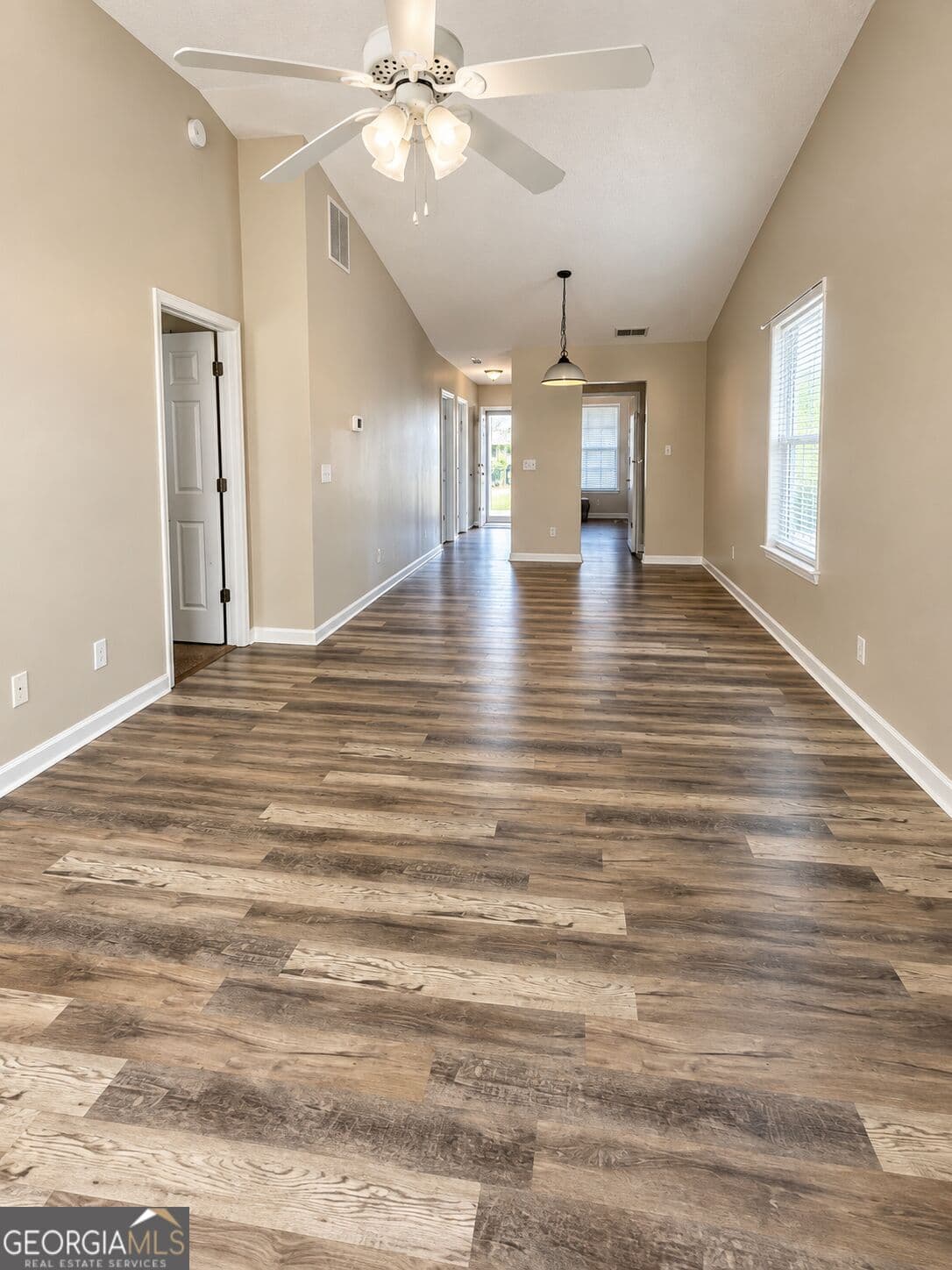 2 bedroom, 2 bathroom, 1,209 sq ft townhouse for sale at 1775 Summerwoods Lane, Griffin, GA 30224 — photo 4