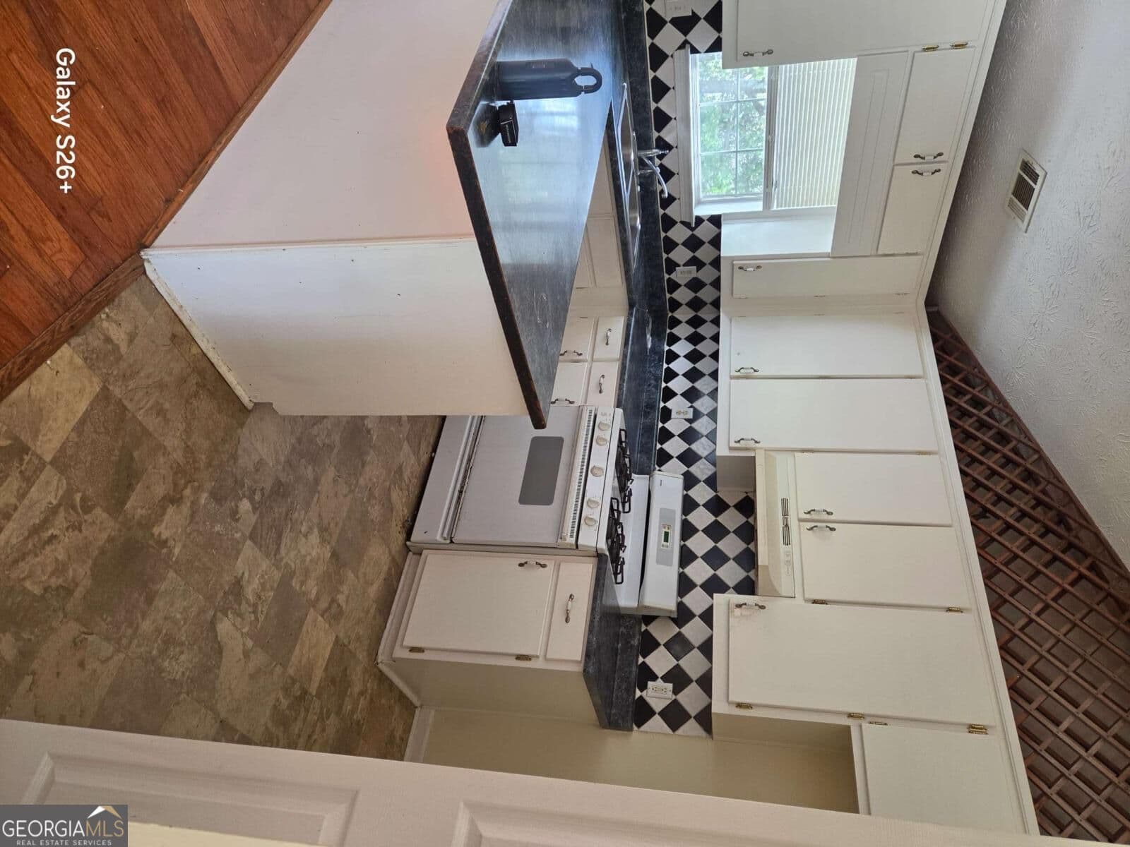 3 bedroom, 2 bathroom single family residence for sale at 8257 Mountain Pass, Riverdale, GA 30274 — photo 4