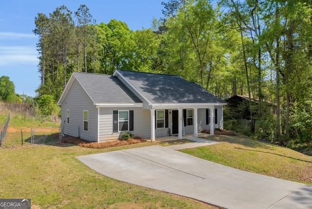 3 bedroom, 2 bathroom single family residence for rent at 140 Rustwood Drive, Athens, GA 30607 for $1,900 a month — photo 2