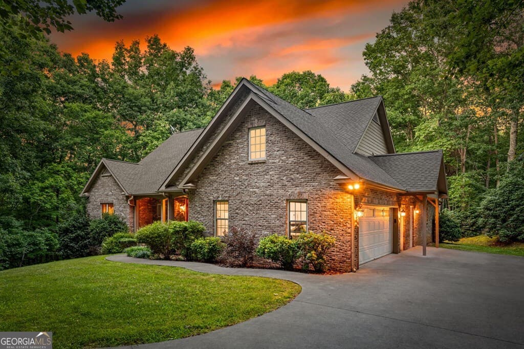 4 bedroom, 4 bathroom, 5,722 sq ft single family residence for sale at 541 Davis Road, Blue Ridge, GA 30513 — photo 2