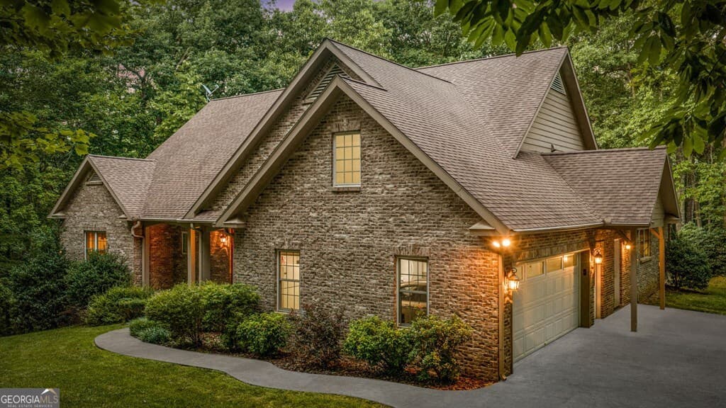 4 bedroom, 4 bathroom, 5,722 sq ft single family residence for sale at 541 Davis Road, Blue Ridge, GA 30513 — photo 3