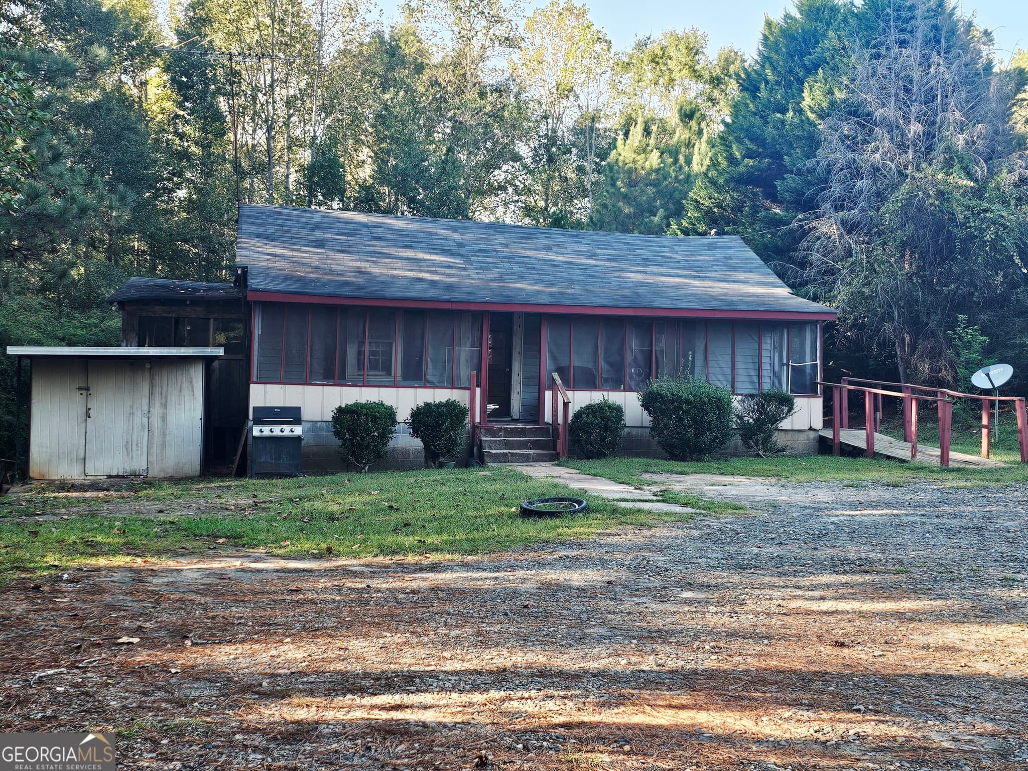 3 bedroom, 1 bathroom, 1,200 sq ft single family residence for sale at 4393 Victory Road, Franklin, GA 30217