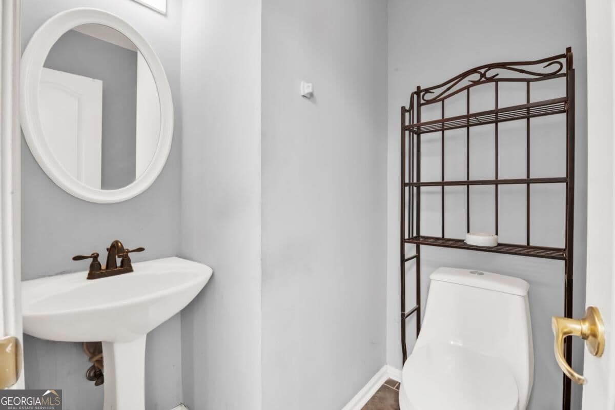 5 bedroom, 3.5 bathroom, 2,902 sq ft single family residence for sale at 1004 Crown River Parkway, Mcdonough, GA 30252 — photo 6