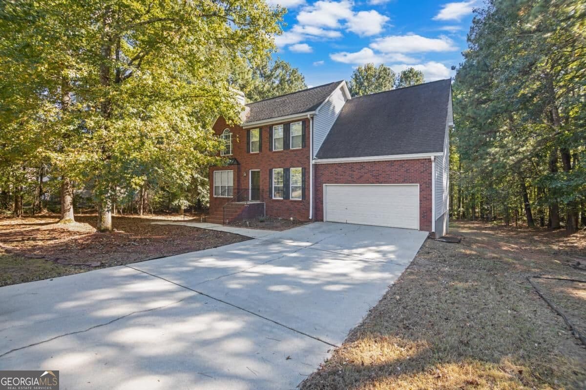 5 bedroom, 3.5 bathroom, 2,902 sq ft single family residence for sale at 1004 Crown River Parkway, Mcdonough, GA 30252