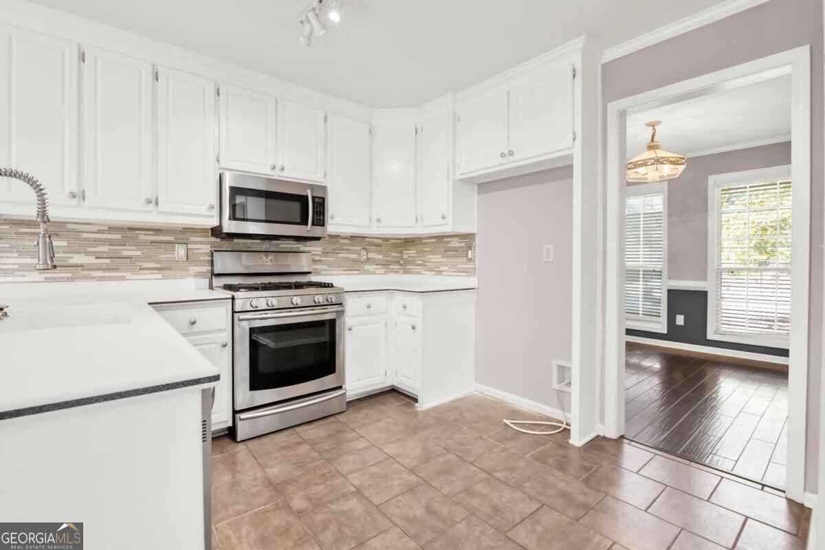 5 bedroom, 3.5 bathroom, 2,902 sq ft single family residence for sale at 1004 Crown River Parkway, Mcdonough, GA 30252 — photo 10