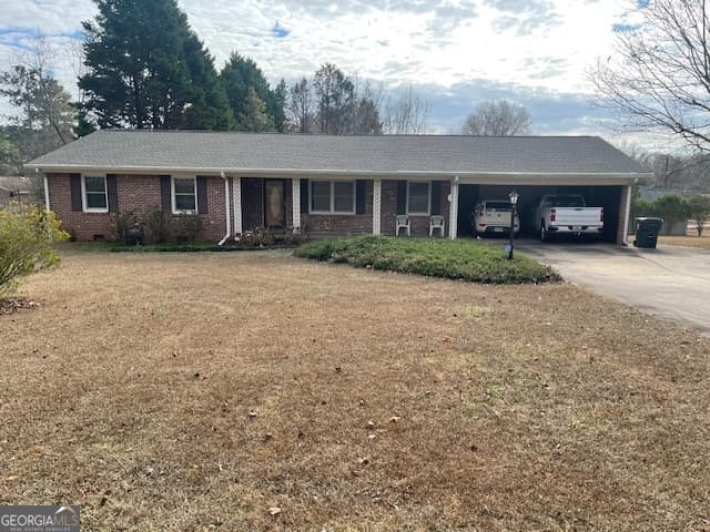 3 bedroom, 2 bathroom, 1,780 sq ft single family residence under contract at 427 West Allen Lane, Thomaston, GA 30286
