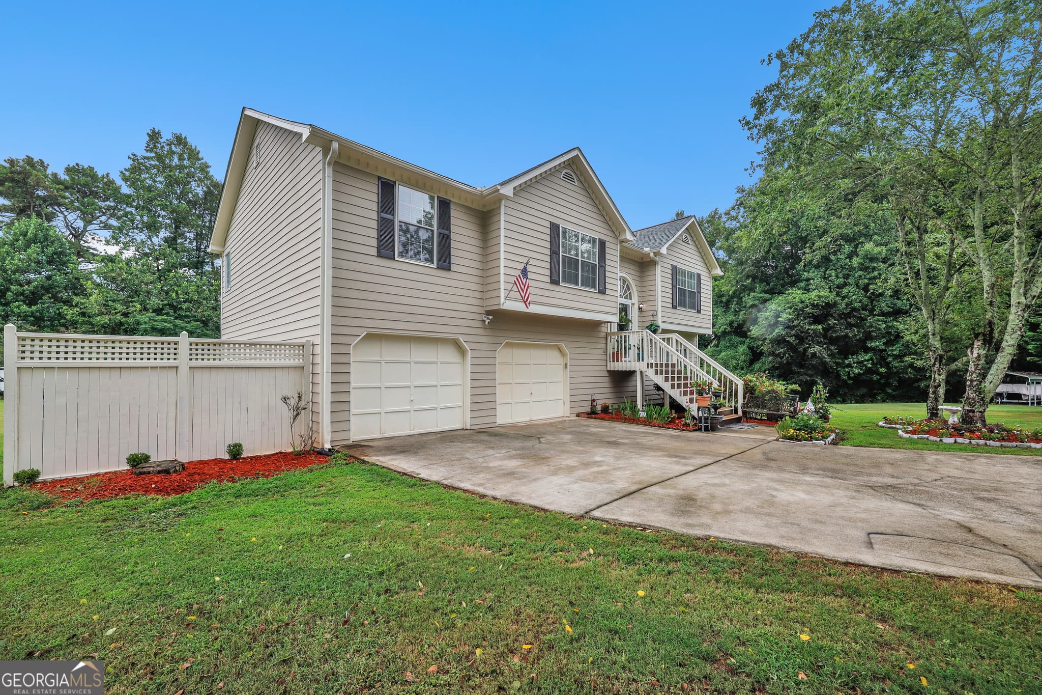 3 bedroom, 2.5 bathroom, 2,600 sq ft single family residence for sale at 401 Nicole Court, Winder, GA 30680 — photo 4