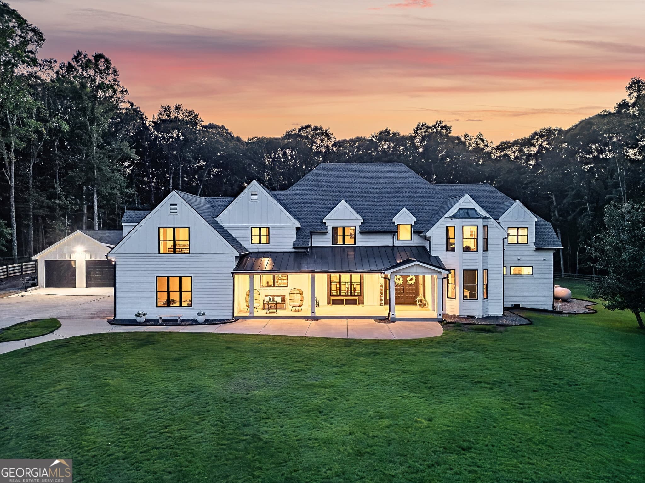 5 bedroom, 3.5 bathroom, 5,666 sq ft single family residence for sale at 583 Padgett Road, Senoia, GA 30276 — photo 1 of 94