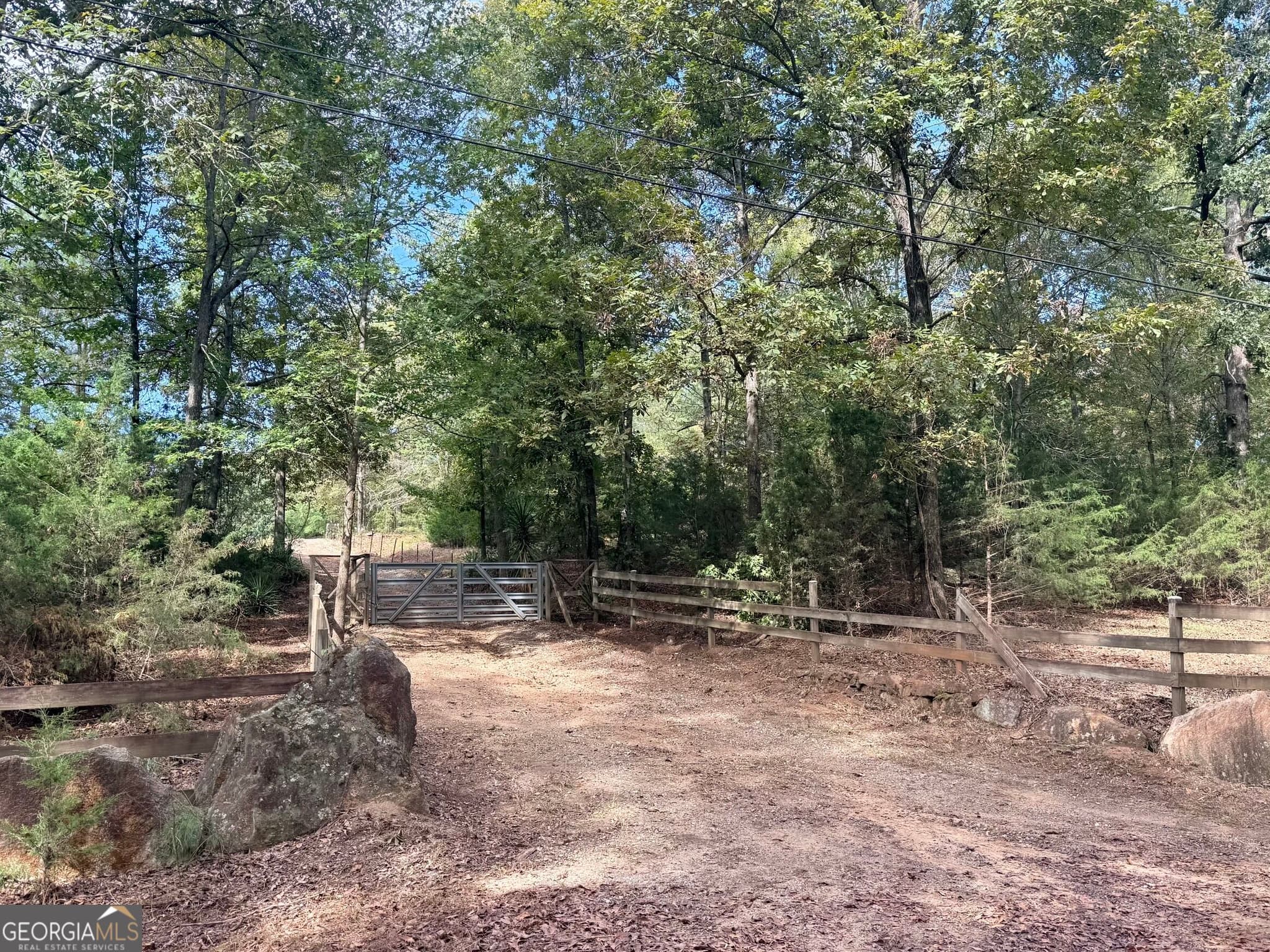3 bedroom, 2 bathroom, 2,356 sq ft single family residence for sale at 1050 Scott Branch Road, Williamson, GA 30292 — photo 3