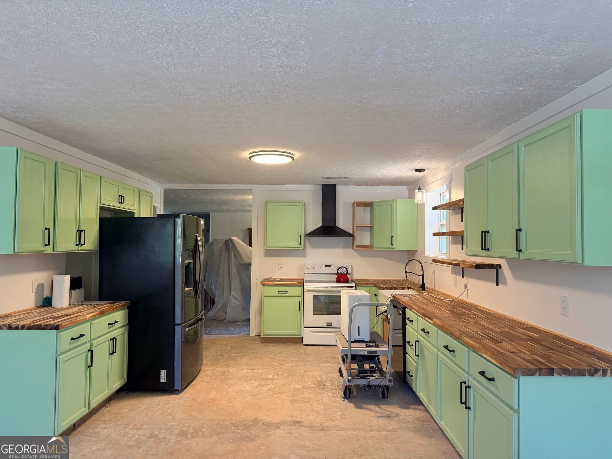 3 bedroom, 2 bathroom, 2,356 sq ft single family residence for sale at 1050 Scott Branch Road, Williamson, GA 30292 — photo 9