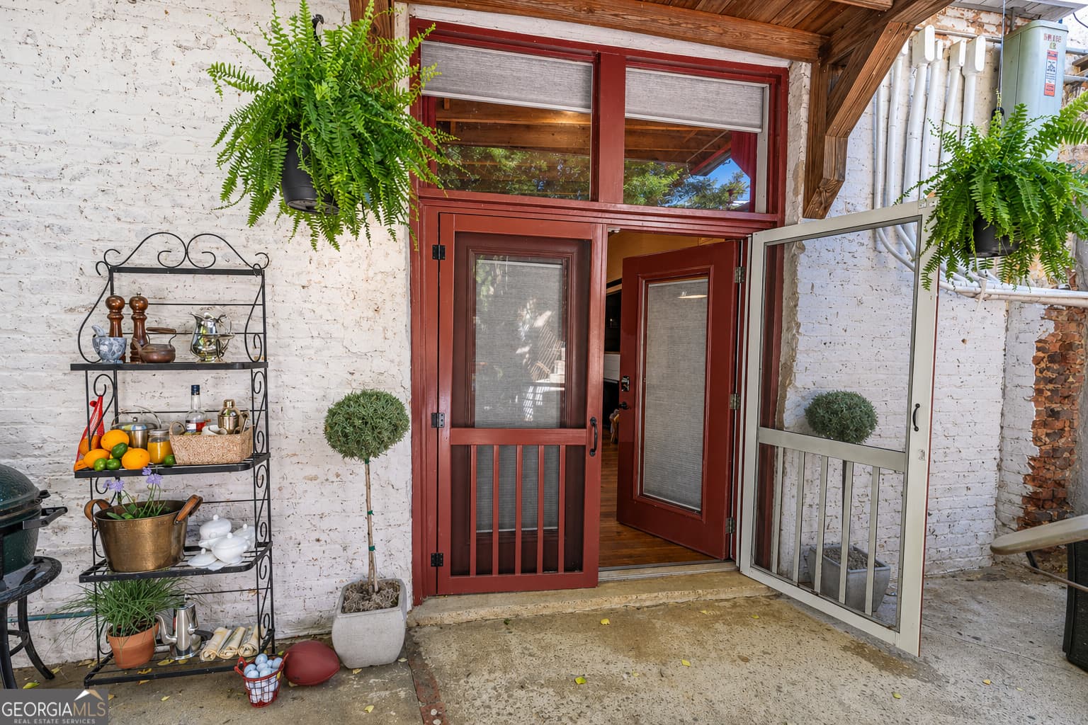 2 bedroom, 2 bathroom, 2,108 sq ft loft,condominium for sale at 585 White Circle 402, Athens, GA 30605 — photo 2