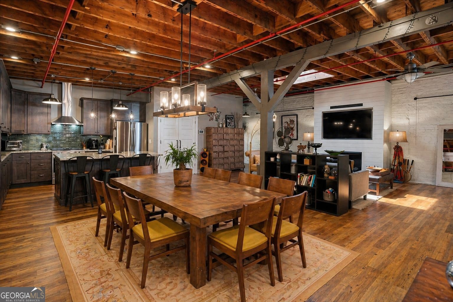 2 bedroom, 2 bathroom, 2,108 sq ft loft,condominium for sale at 585 White Circle 402, Athens, GA 30605 — photo 6