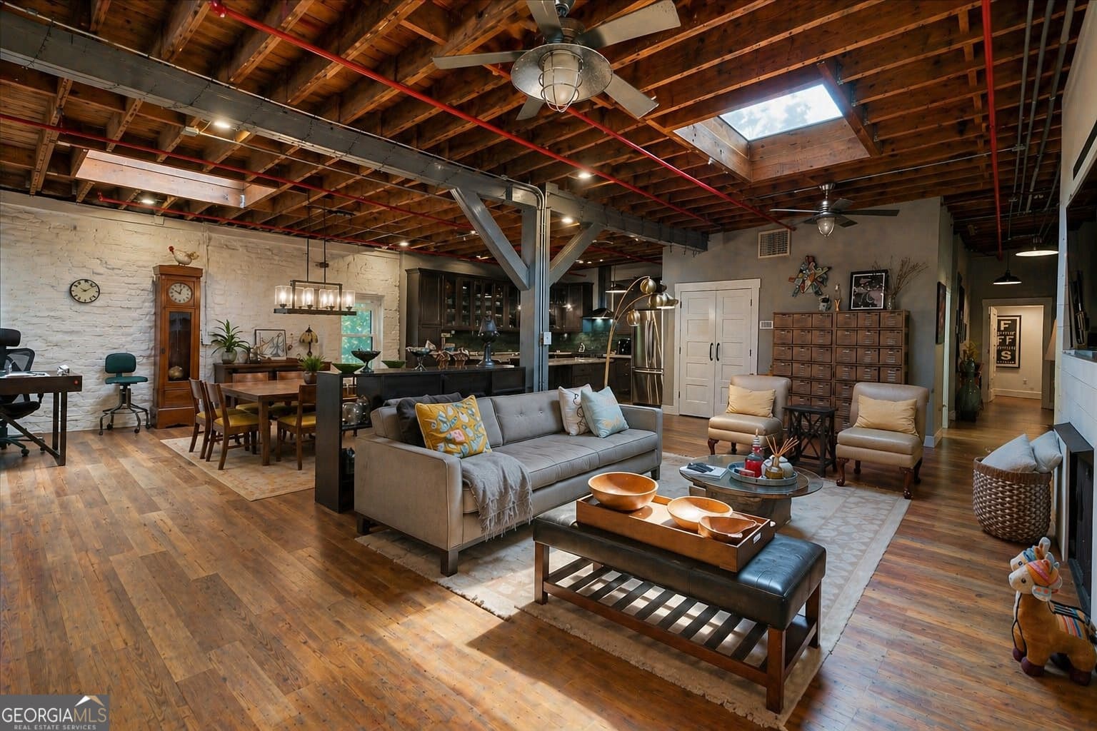 2 bedroom, 2 bathroom, 2,108 sq ft loft,condominium for sale at 585 White Circle 402, Athens, GA 30605 — photo 7