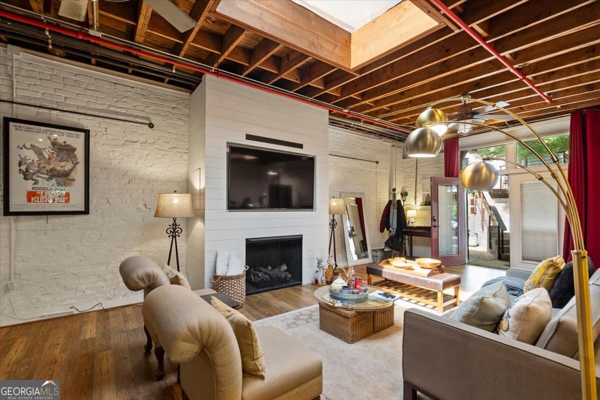 2 bedroom, 2 bathroom, 2,108 sq ft loft,condominium for sale at 585 White Circle 402, Athens, GA 30605 — photo 5