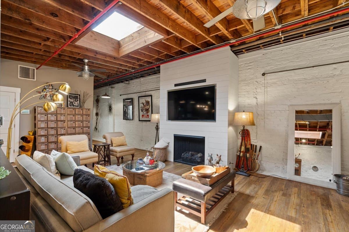 2 bedroom, 2 bathroom, 2,108 sq ft loft,condominium for sale at 585 White Circle 402, Athens, GA 30605 — photo 4