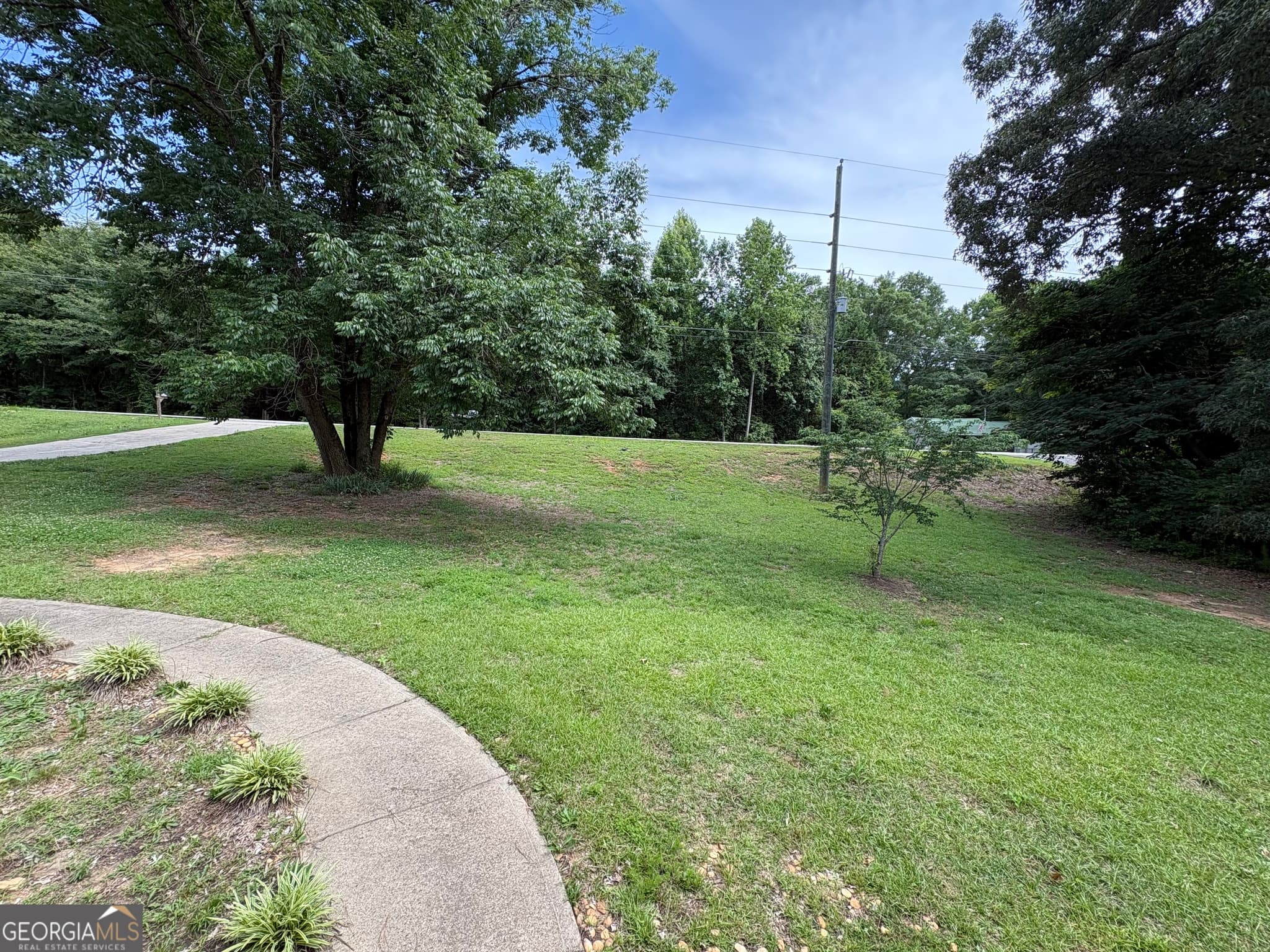 3 bedroom, 3 bathroom, 2,470 sq ft single family residence for sale at 2301 Piney Grove Road, Loganville, GA 30052 — photo 3