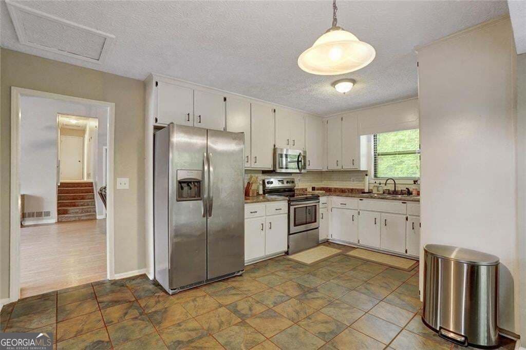 4 bedroom, 3 bathroom, 3,324 sq ft single family residence for sale at 4831 Highpoint Drive, Marietta, GA 30066 — photo 5