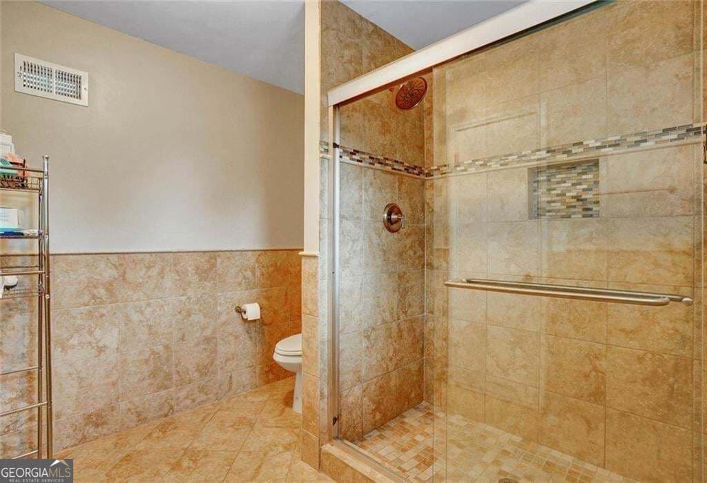 4 bedroom, 3 bathroom, 3,324 sq ft single family residence for sale at 4831 Highpoint Drive, Marietta, GA 30066 — photo 9