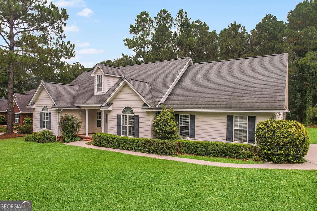 4 bedroom, 3 bathroom, 2,111 sq ft single family residence under contract at 1713 Muirfield Drive, Statesboro, GA 30458 — photo 2