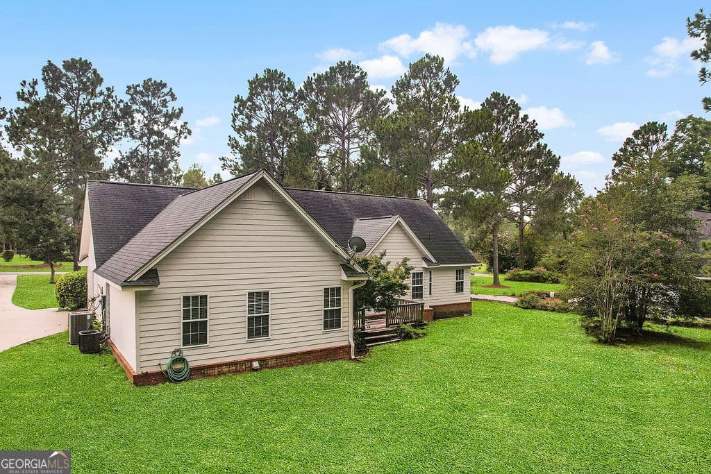 4 bedroom, 3 bathroom, 2,111 sq ft single family residence under contract at 1713 Muirfield Drive, Statesboro, GA 30458 — photo 7