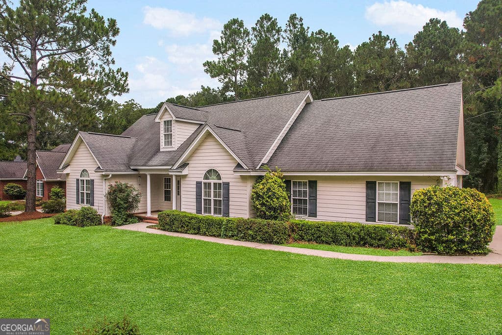 4 bedroom, 3 bathroom, 2,111 sq ft single family residence under contract at 1713 Muirfield Drive, Statesboro, GA 30458 — photo 5