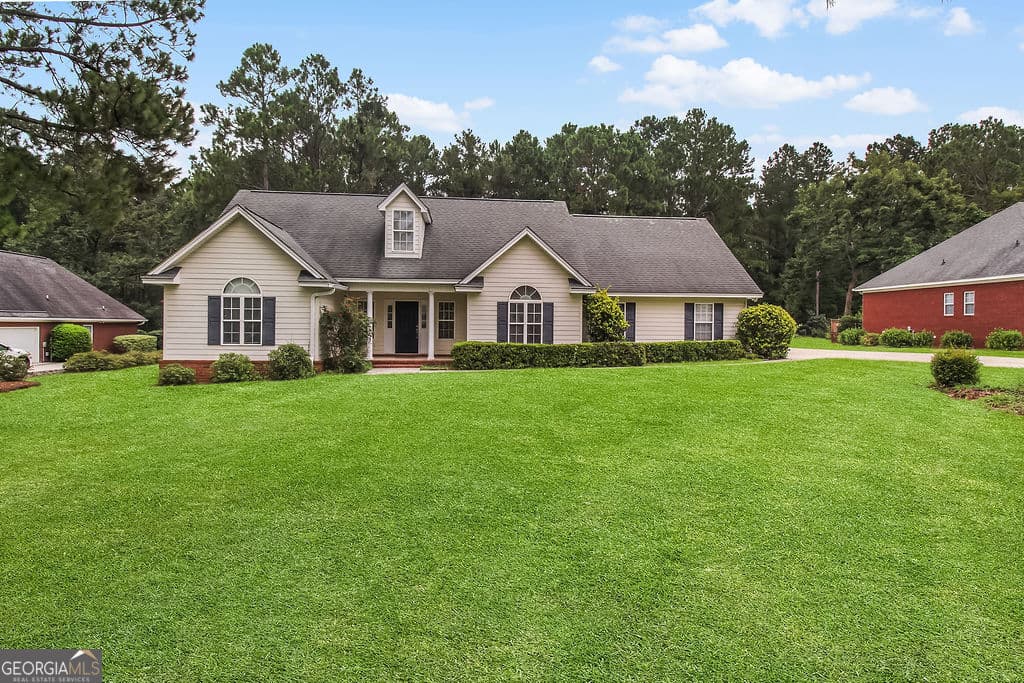 4 bedroom, 3 bathroom, 2,111 sq ft single family residence under contract at 1713 Muirfield Drive, Statesboro, GA 30458 — photo 4